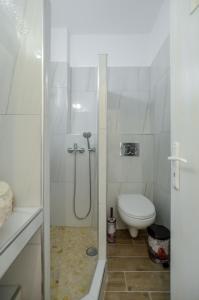 Ένα μπάνιο στο simos luxury apartments
