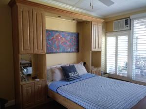 Een bed of bedden in een kamer bij Beach Getaway III at Belleview