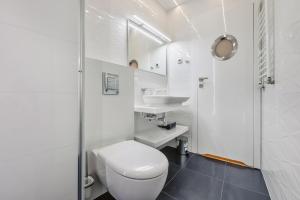 Kúpeľňa v ubytovaní VIU Apartament z tarasem w sercu Gdańska