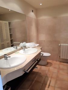 A bathroom at Atico con Impresionantes Vistas