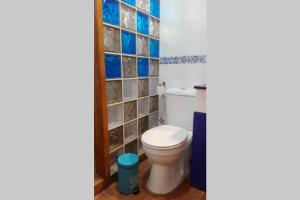 A bathroom at LA BARSONERA