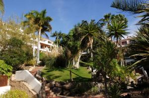 Κήπος έξω από το Nice apartment on the Golf Course by the beach