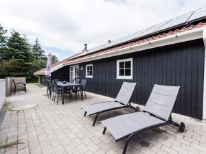 Το κτήριο όπου στεγάζεται  η παραθεριστική κατοικία