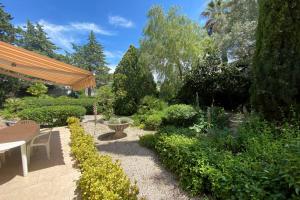 Fotografie z fotogalerie ubytování Villa au calme 500 m plages et port santa lucia v destinaci Saint-Raphaël + 10 fotografií