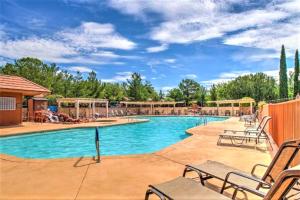 Kolam renang di atau dekat dengan Sedona Pines Resort