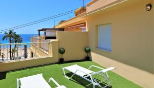 Balkón alebo terasa v ubytovaní Penthouse Ancla 461 Levante Beach