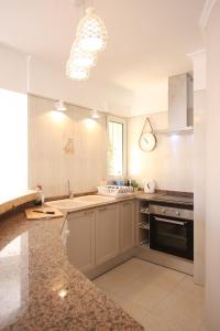Kuchyňa alebo kuchynka v ubytovaní Apartamento Dúplex Aldebaran by costablancarent