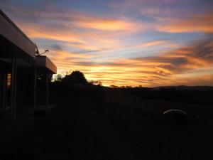 Alba o tramonto visti dall'interno del bed & breakfast o dai dintorni
