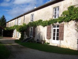 Κήπος έξω από το La Maison De Marie-Claire