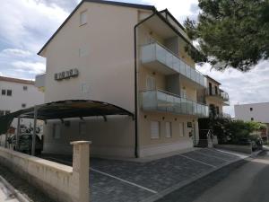 Budova, kde se apartmán nachází