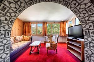 TV a/nebo společenská místnost v ubytování Hotel Gspan