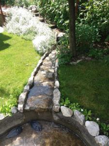 A garden outside Guest House Bolyarka