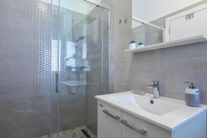 Kúpeľňa v ubytovaní Apartments Caleta + 37 fotografií