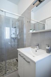 Kúpeľňa v ubytovaní Apartments Caleta