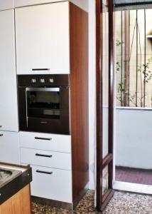 A kitchen or kitchenette at Cà Dolce