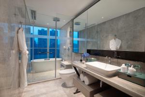 A bathroom at Fraser Residence Chengdu