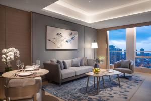 A seating area at Fraser Residence Chengdu
