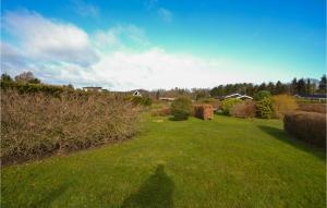 Φυσικό τοπίο κοντά σε αυτή η παραθεριστική κατοικία +11 φωτογραφίες