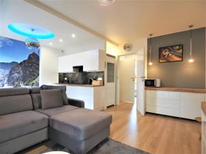Kuchyňa alebo kuchynka v ubytovaní VIP Apartamenty Centrum Przy Równi