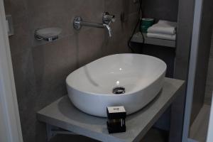 Bilik mandi di InCentroScalea B&B