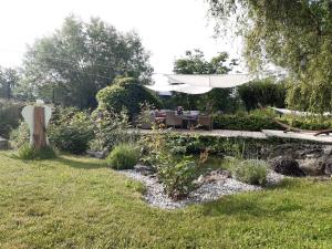 Ogród w obiekcie Apartmány Ruprechtov