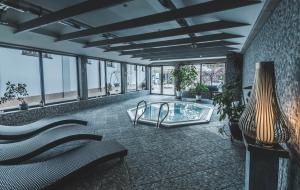 Bazén v ubytovaní Medical Wellness & SPA Werona alebo v jeho blízkosti