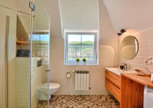 Ένα μπάνιο στο Apartament Beztroski +18 φωτογραφίες
