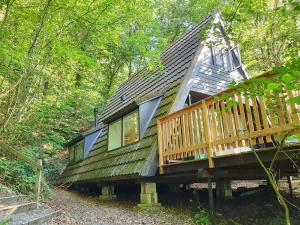 Galeriebild der Unterkunft Modern A-Frame vakantiehuis Durbuy Ardennen in Durbuy