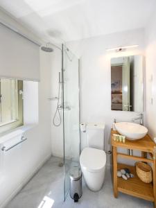 Koupelna v ubytování Selinitsa Residence Mani