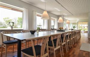 Fotografie z fotogalerie ubytování Awesome Home In Holstebro With Kitchen v destinaci Holstebro
