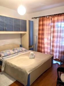 Postel nebo postele na pokoji v ubytování Apartments Damir 2838