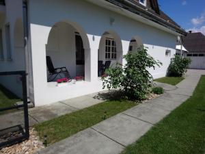 Κήπος έξω από το Sarkcsillag Vendégház