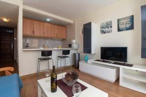 Kuchyň nebo kuchyňský kout v ubytování Playa Honda Lovely Home Las Americas -