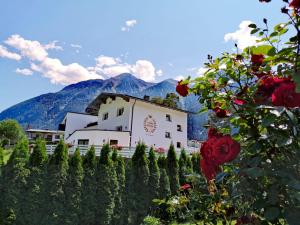 Ein allgemeiner Bergblick oder ein Berglick von der Pension aus