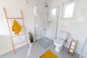 Kúpeľňa v ubytovaní Osada Wilaneska domki Mikołajki Mazury