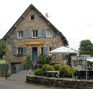 Afbeelding uit fotogalerij van Hotel Eifelsteig in Roetgen