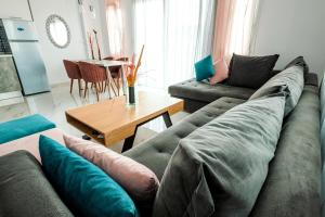 Posedenie v ubytovaní Design Suites Efharis (Brusco)