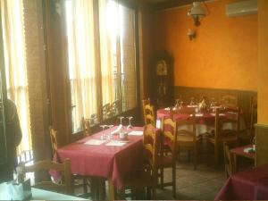 
Un restaurante o sitio para comer en Hotel El Yedron
