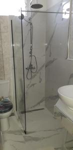 A bathroom at Pension Nychterida