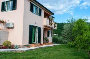 Vonkajšia záhrada v ubytovaní Apartment Lavandula