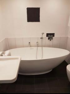 Koupelna v ubytování Hotel-Restaurant Zur Traube
