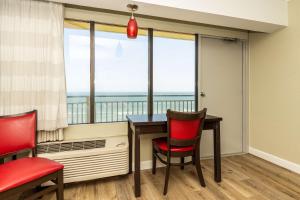 Sandcastle Resort的阳台或露台