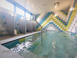 Green Rich Hotel Yonago Ekimae (Artificial hot spring Futamata Yunohana) tesisinde veya buraya yakın yüzme havuzu