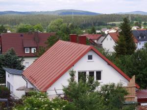 a white house with a red roof at Dachgiebeloase in Mehlmeisel