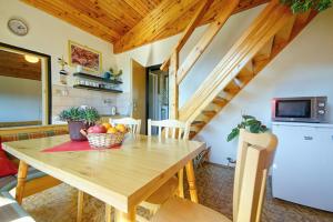 Kuchyň nebo kuchyňský kout v ubytování Apartmány Tereza