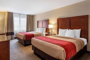 Кровать или кровати в номере Comfort Inn & Suites Klamath Falls +27 фотографий