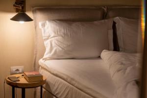 A bed or beds in a room at To Stefani tis Makrinas