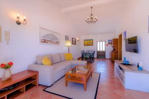 Seating area sa Casa das Pedrinhas By ALzira