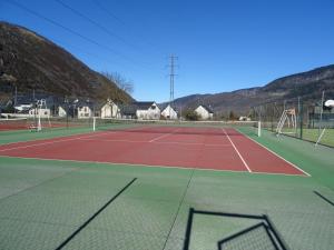 Tenis a/nebo squash v ubytování Appartement Saint Lary nebo okolí