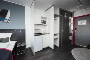Cabinn Copenhagen的厨房或小厨房